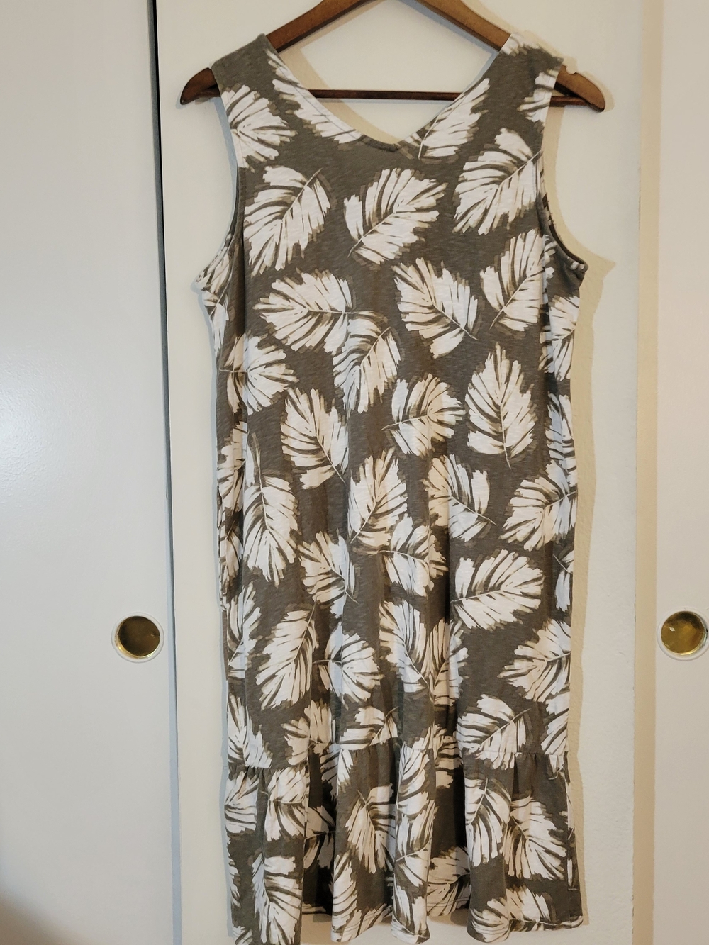 J. Jill Taupe Maxi Dress with White Leaf Print - Picture 5 of 6